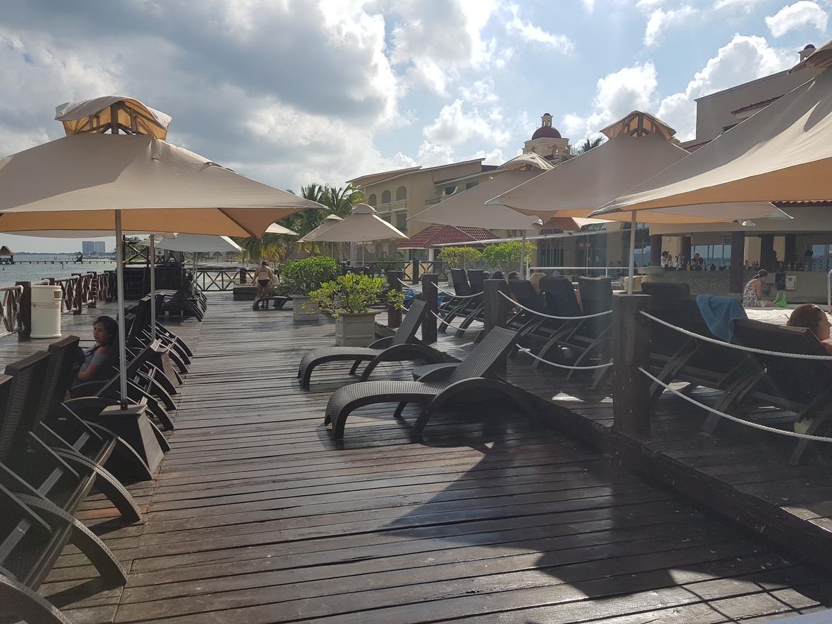 Suite Frente Al Mar Cancun Exterior photo